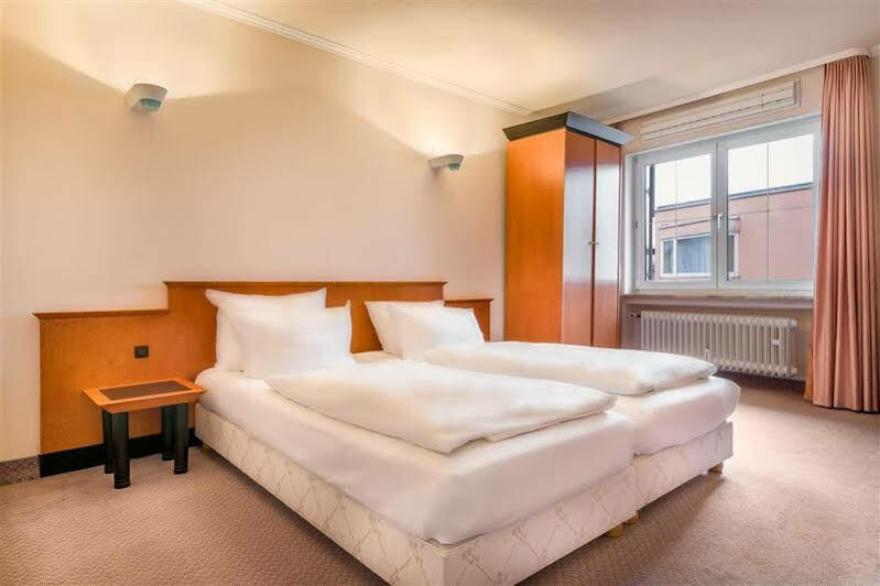 Best Western Hotel Goldenes Rad Friedrichshafen Exterior photo